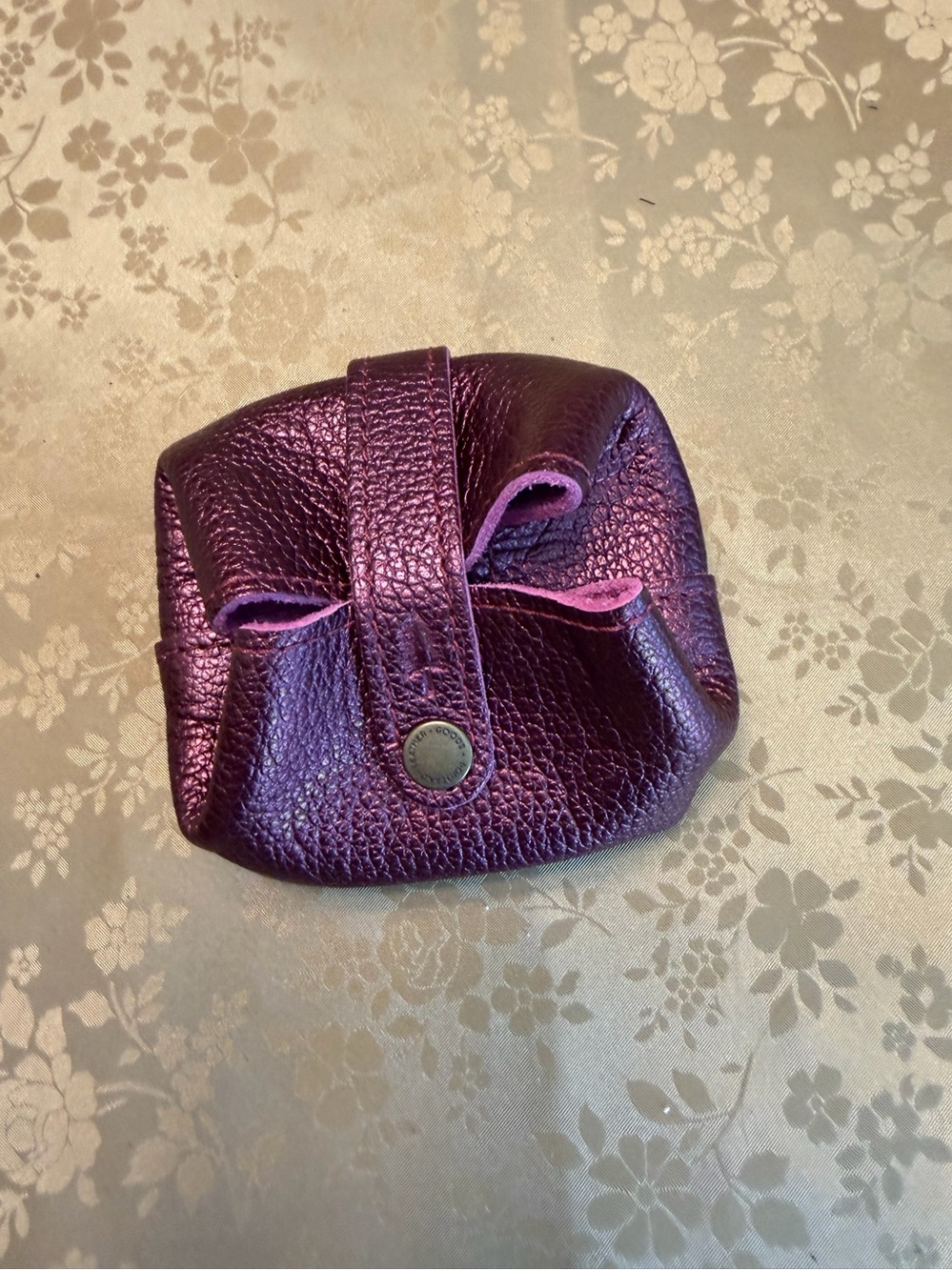 Portland Leather Howler Pouch in Ultraviolet